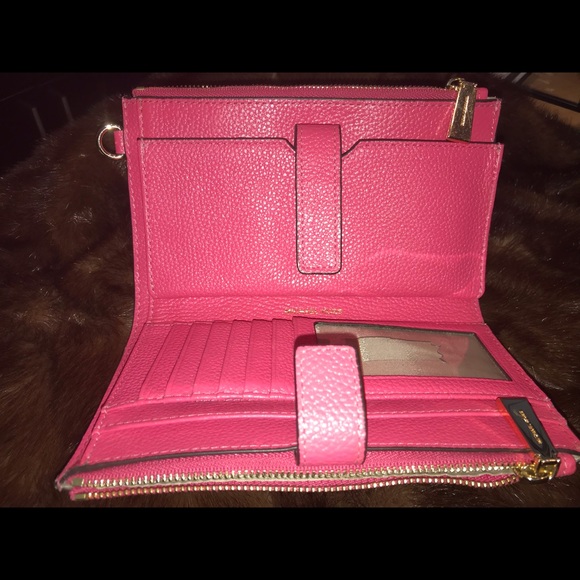 Michael Kors Wallet - Picture 7 of 8